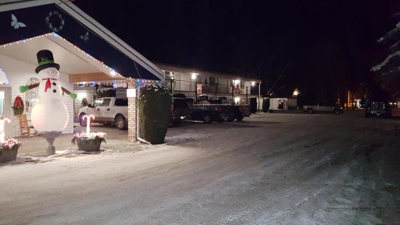 Anchor Riverfront Motel Sicamous Εξωτερικό φωτογραφία