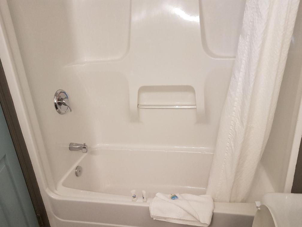 Anchor Riverfront Motel Sicamous Εξωτερικό φωτογραφία